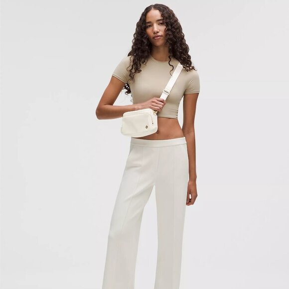 Everywhere Crossbody Bag 2L Metal Hardware - Light Ivory - Picture 3 of 3